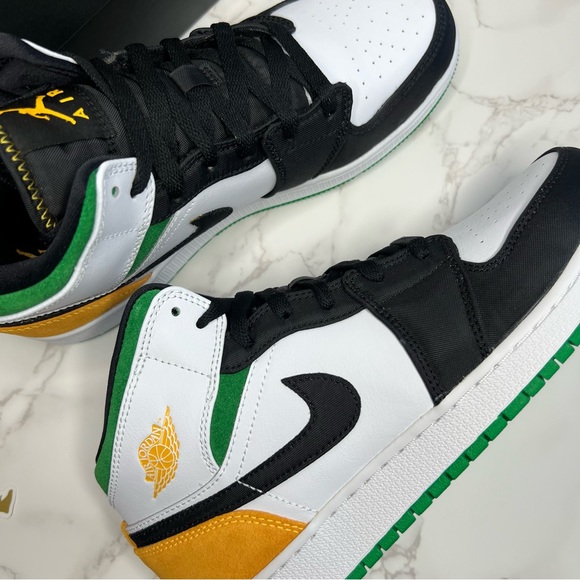 Nike Air Jordan 1 Mid SE ☘️ - Picture 13 of 15